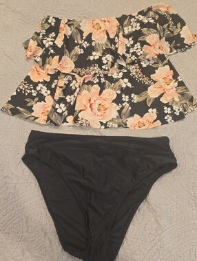 Kona Sol Black and Cream Floral Swim Set